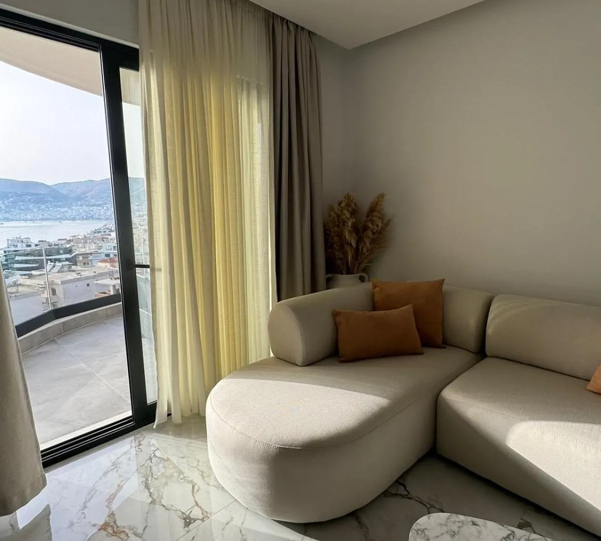 Feriehus Luxury Apartment Sarandë