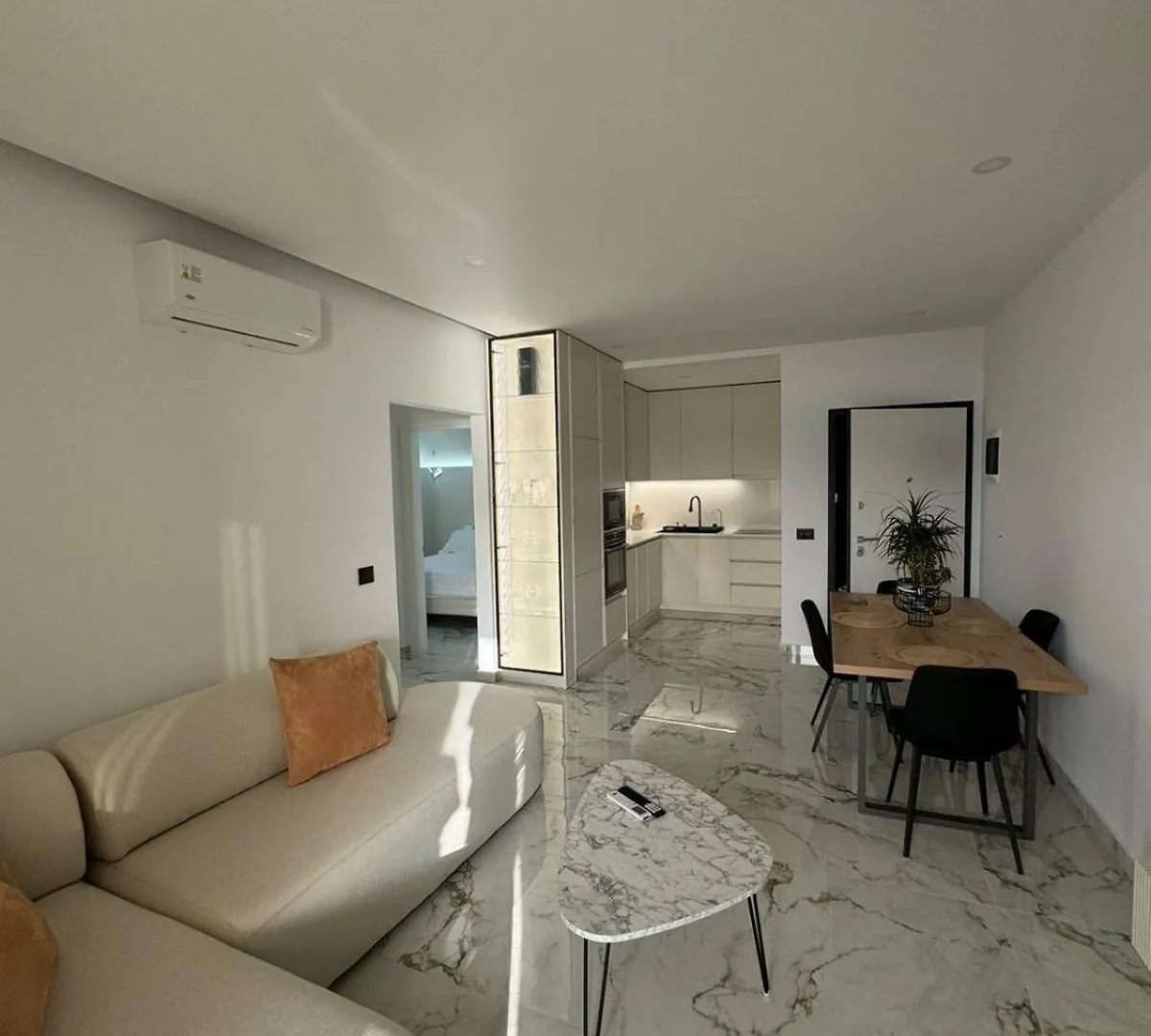 Luxury Apartment Sarandë 0*,  Albania